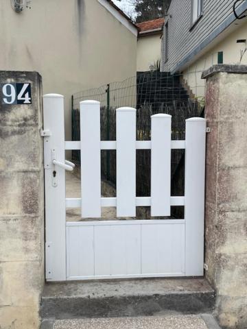 Maison Lumineuse A 100 M Du Lac De ラカノー エクステリア 写真